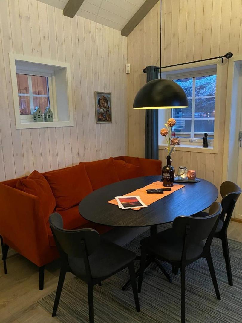 Madelhea Cabin- Seaview Holiday home Reine